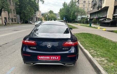 Mercedes-Benz E-Класс, 2017 год, 3 850 000 рублей, 4 фотография