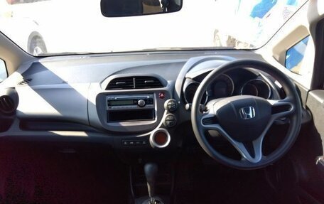 Honda Fit III, 2012 год, 990 000 рублей, 12 фотография