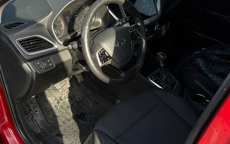 Hyundai Solaris II рестайлинг, 2017 год, 910 000 рублей, 6 фотография