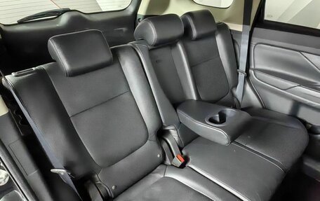 Mitsubishi Outlander III рестайлинг 3, 2016 год, 1 845 000 рублей, 12 фотография
