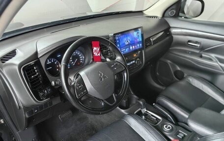 Mitsubishi Outlander III рестайлинг 3, 2016 год, 1 845 000 рублей, 13 фотография