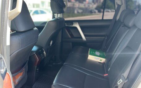 Toyota Land Cruiser Prado 150 рестайлинг 2, 2016 год, 3 900 000 рублей, 11 фотография