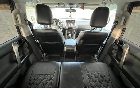 Toyota Land Cruiser Prado 150 рестайлинг 2, 2013 год, 3 100 000 рублей, 13 фотография