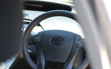 Toyota Prius, 2012 год, 1 050 000 рублей, 13 фотография
