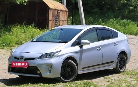 Toyota Prius, 2012 год, 1 050 000 рублей, 4 фотография