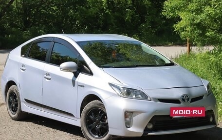 Toyota Prius, 2012 год, 1 050 000 рублей, 2 фотография