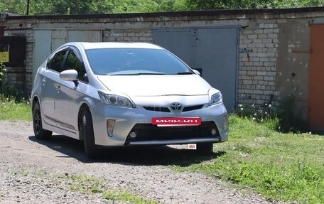 Toyota Prius, 2012 год, 1 050 000 рублей, 3 фотография