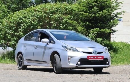 Toyota Prius, 2012 год, 1 050 000 рублей, 8 фотография