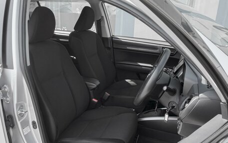 Toyota Corolla, 2018 год, 1 575 000 рублей, 10 фотография