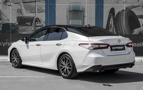 Toyota Camry, 2021 год, 3 360 000 рублей, 2 фотография