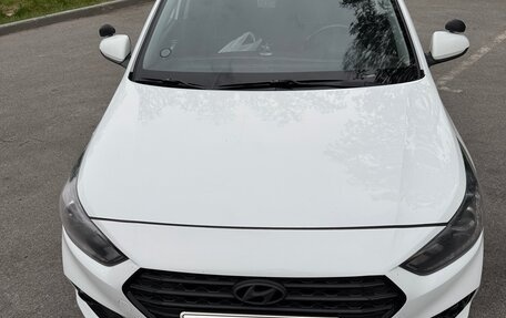 Hyundai Solaris II рестайлинг, 2017 год, 1 300 000 рублей, 10 фотография