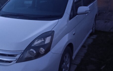 Toyota ISis I, 2010 год, 1 600 000 рублей, 1 фотография