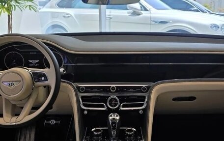 Bentley Flying Spur, 2025 год, 32 500 000 рублей, 7 фотография