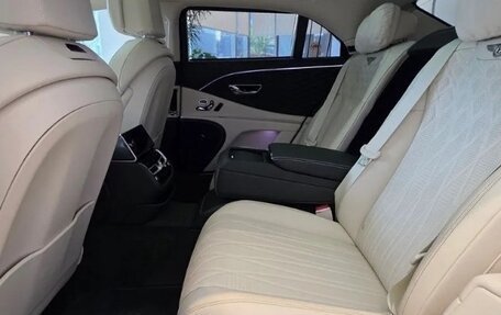 Bentley Flying Spur, 2025 год, 32 500 000 рублей, 8 фотография