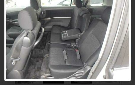 Toyota ISis I, 2010 год, 1 600 000 рублей, 17 фотография