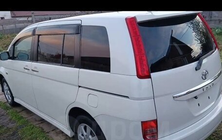 Toyota ISis I, 2010 год, 1 600 000 рублей, 18 фотография