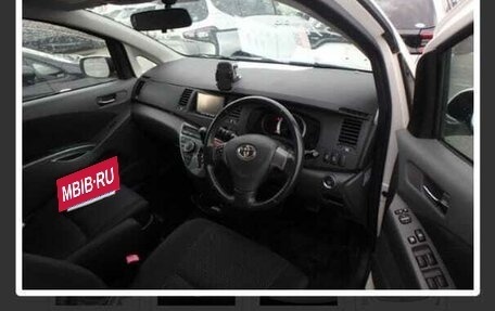 Toyota ISis I, 2010 год, 1 600 000 рублей, 20 фотография