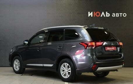 Mitsubishi Outlander III рестайлинг 3, 2018 год, 2 315 000 рублей, 4 фотография