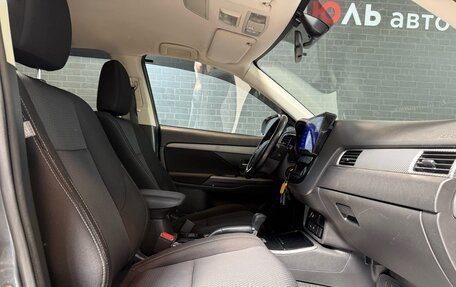 Mitsubishi Outlander III рестайлинг 3, 2018 год, 2 315 000 рублей, 9 фотография