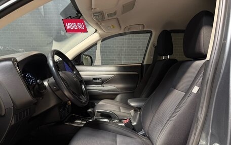 Mitsubishi Outlander III рестайлинг 3, 2018 год, 2 315 000 рублей, 7 фотография