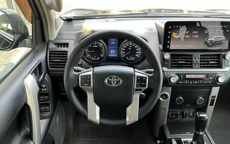 Toyota Land Cruiser Prado 150 рестайлинг 2, 2012 год, 2 500 000 рублей, 14 фотография