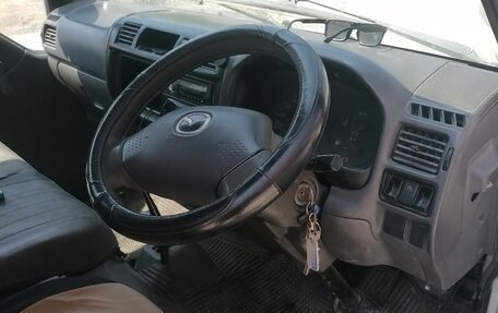 Mazda Bongo IV, 2002 год, 600 000 рублей, 10 фотография