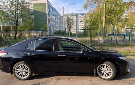 Toyota Camry, 2019 год, 2 800 000 рублей, 4 фотография