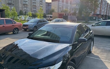Toyota Camry, 2019 год, 2 800 000 рублей, 2 фотография