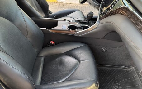 Toyota Camry, 2019 год, 2 800 000 рублей, 11 фотография
