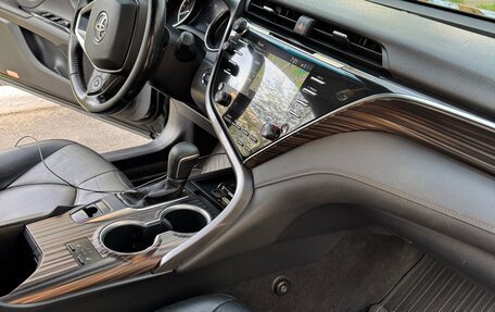 Toyota Camry, 2019 год, 2 800 000 рублей, 19 фотография
