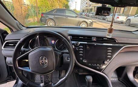 Toyota Camry, 2019 год, 2 800 000 рублей, 16 фотография