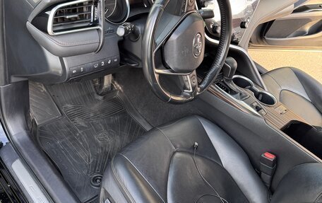 Toyota Camry, 2019 год, 2 800 000 рублей, 21 фотография