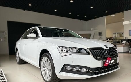 Skoda Superb III рестайлинг, 2025 год, 3 400 000 рублей, 6 фотография
