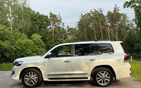 Toyota Land Cruiser 200, 2016 год, 4 600 000 рублей, 2 фотография