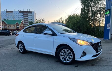 Hyundai Solaris II рестайлинг, 2022 год, 1 585 000 рублей, 4 фотография