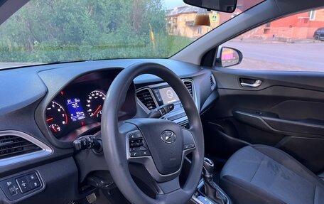 Hyundai Solaris II рестайлинг, 2022 год, 1 585 000 рублей, 9 фотография