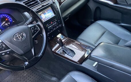 Toyota Camry, 2017 год, 2 270 000 рублей, 2 фотография