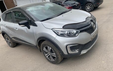 Renault Kaptur I рестайлинг, 2018 год, 899 000 рублей, 2 фотография