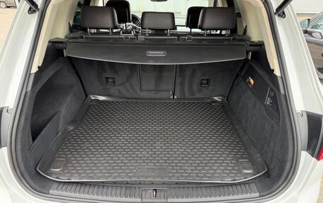 Volkswagen Touareg III, 2016 год, 2 650 000 рублей, 10 фотография
