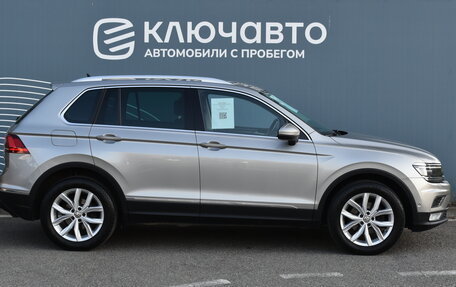 Volkswagen Tiguan II, 2017 год, 2 825 000 рублей, 5 фотография