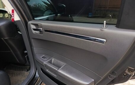 Chrysler 300C II, 2010 год, 2 150 000 рублей, 10 фотография