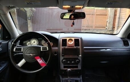 Chrysler 300C II, 2010 год, 2 150 000 рублей, 13 фотография