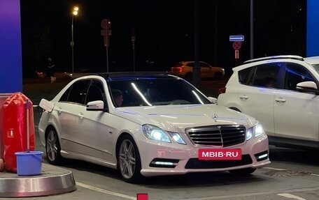 Mercedes-Benz E-Класс, 2012 год, 1 700 000 рублей, 6 фотография