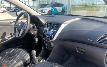 Hyundai Solaris II рестайлинг, 2013 год, 798 000 рублей, 12 фотография