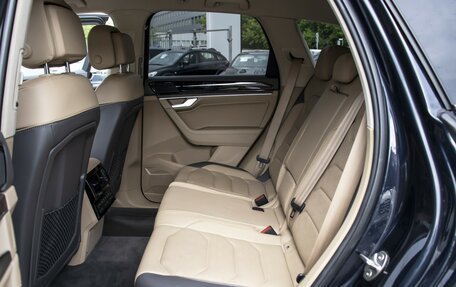 Volkswagen Touareg III, 2019 год, 4 850 000 рублей, 10 фотография