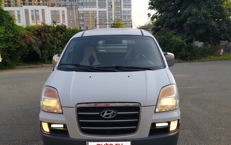 Hyundai Starex I рестайлинг, 2007 год, 900 000 рублей, 2 фотография