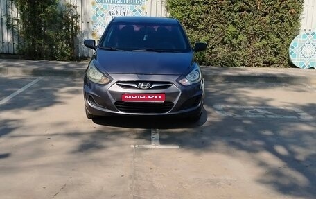 Hyundai Solaris II рестайлинг, 2011 год, 400 000 рублей, 1 фотография