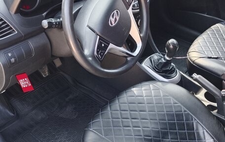 Hyundai Solaris II рестайлинг, 2011 год, 400 000 рублей, 9 фотография