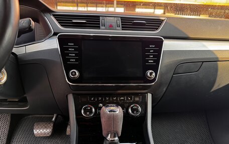 Skoda Superb III рестайлинг, 2018 год, 2 250 000 рублей, 8 фотография