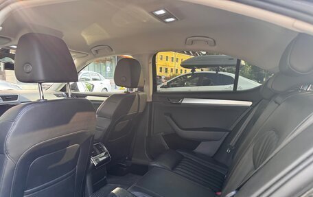 Skoda Superb III рестайлинг, 2018 год, 2 250 000 рублей, 14 фотография